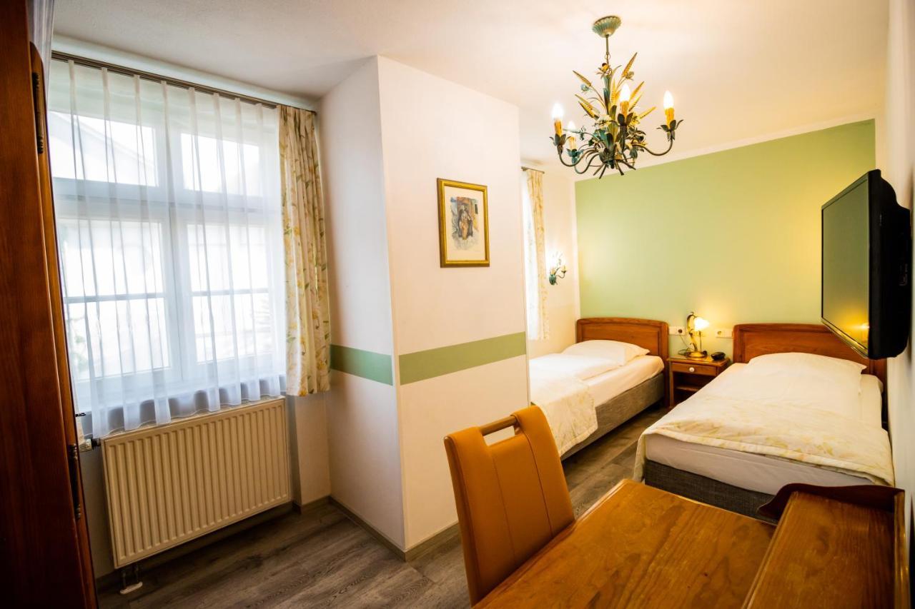 Hotel Gasthof Roessle ヴァインガルテン エクステリア 写真