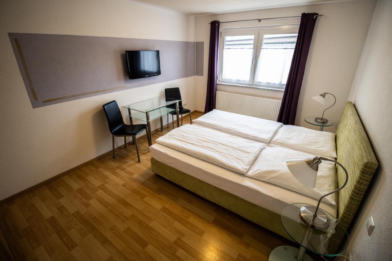 Hotel Gasthof Roessle ヴァインガルテン エクステリア 写真