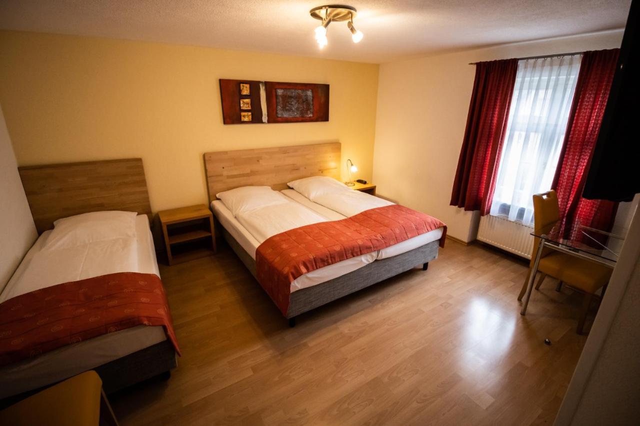 Hotel Gasthof Roessle ヴァインガルテン エクステリア 写真