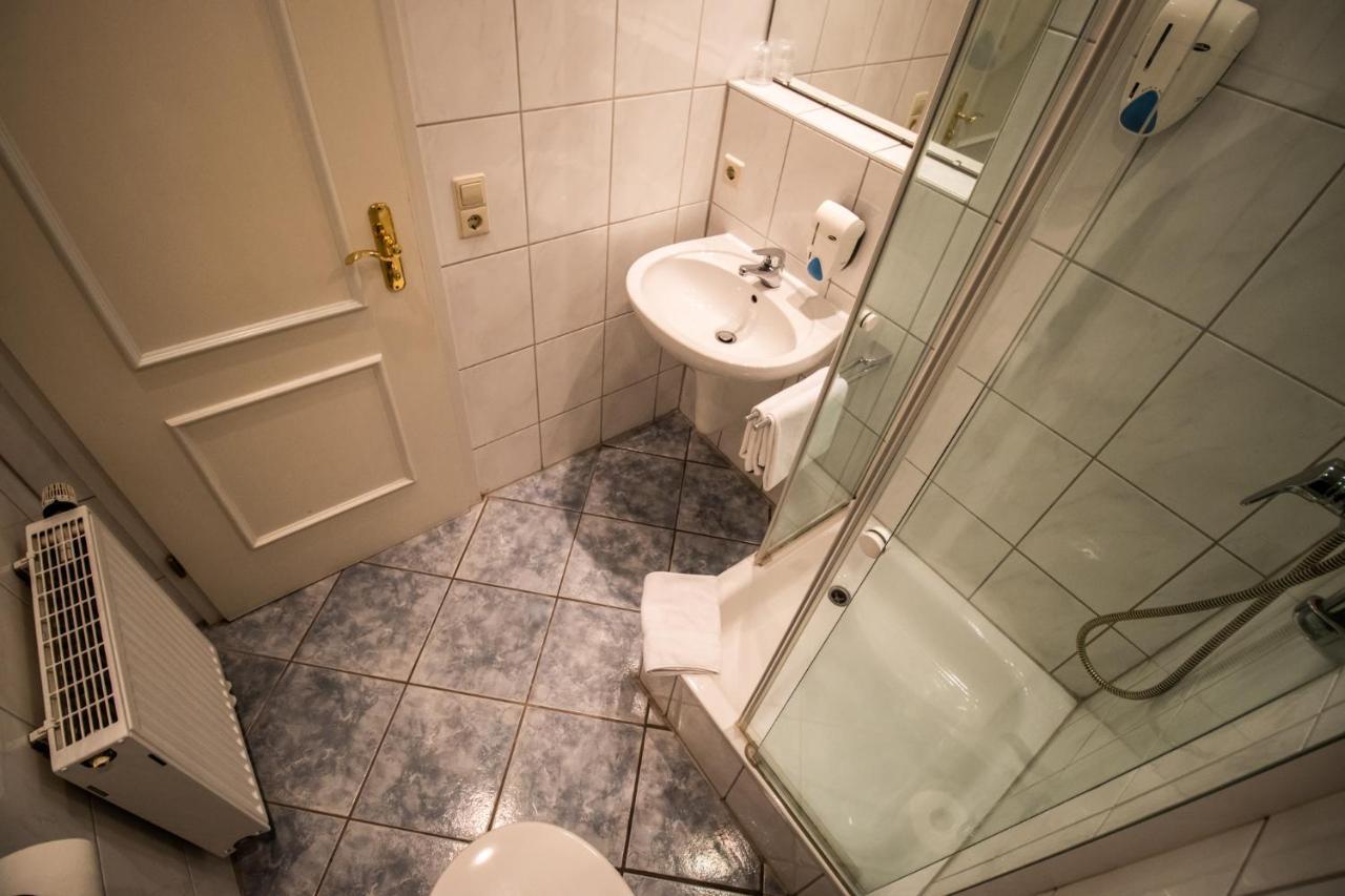 Hotel Gasthof Roessle ヴァインガルテン エクステリア 写真