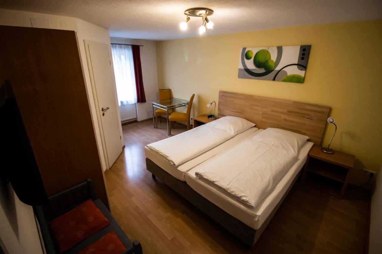 Hotel Gasthof Roessle ヴァインガルテン エクステリア 写真