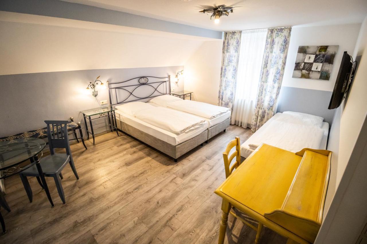 Hotel Gasthof Roessle ヴァインガルテン エクステリア 写真